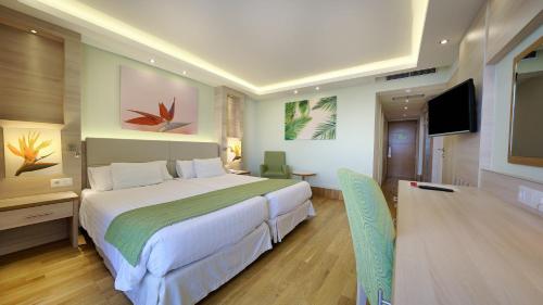 Habitación Doble con vistas al jardín del hotel Bull Costa Canaria and Spa - Adults Only