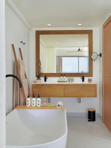 Suite The Reserve con vistas frontales al mar del hotel Paradisus by Meliá Gran Canaria. Foto 3