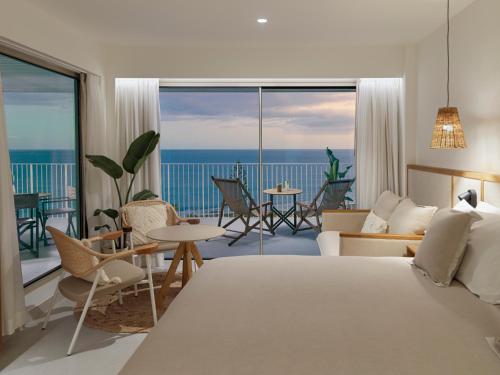 Habitación doble Balcón o Terraza Atico Premium Vista Mar Frontal Solo Adultos del hotel Paradisus by Meliá Gran Canaria. Foto 4