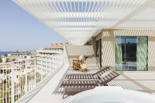 Habitación doble Balcón o Terraza Atico Premium Vista Mar Frontal Solo Adultos del hotel Paradisus by Meliá Gran Canaria. Foto 7