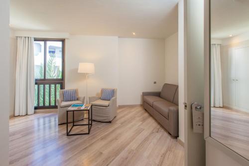 Suite Senior del hotel Corallium Beach By Lopesan Hotels - Adults Only. Foto 2