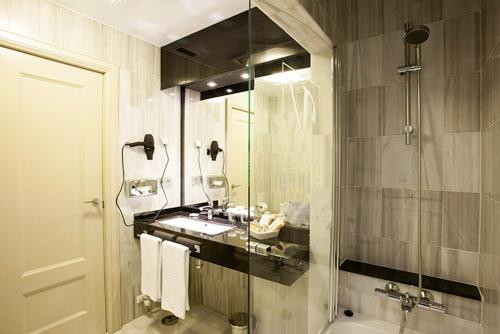 Habitación Doble del hotel Vincci Albayzin. Foto 9