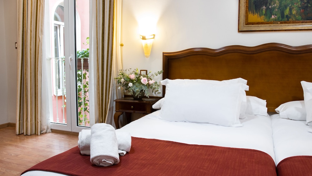 Habitación Deluxe doble del hotel Reina Cristina