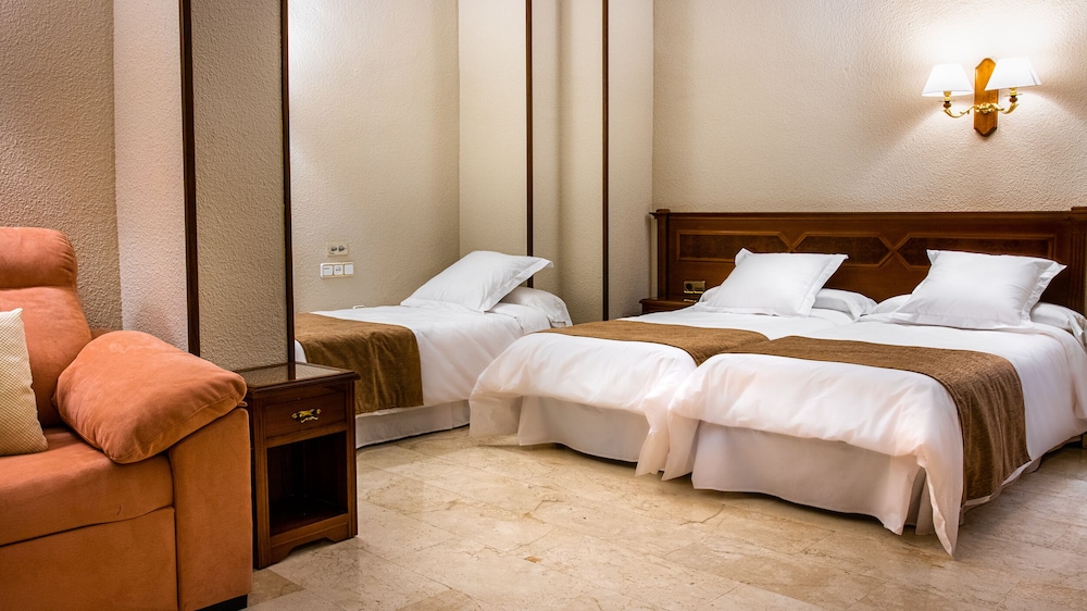 Habitación cuádruple del hotel Reina Cristina