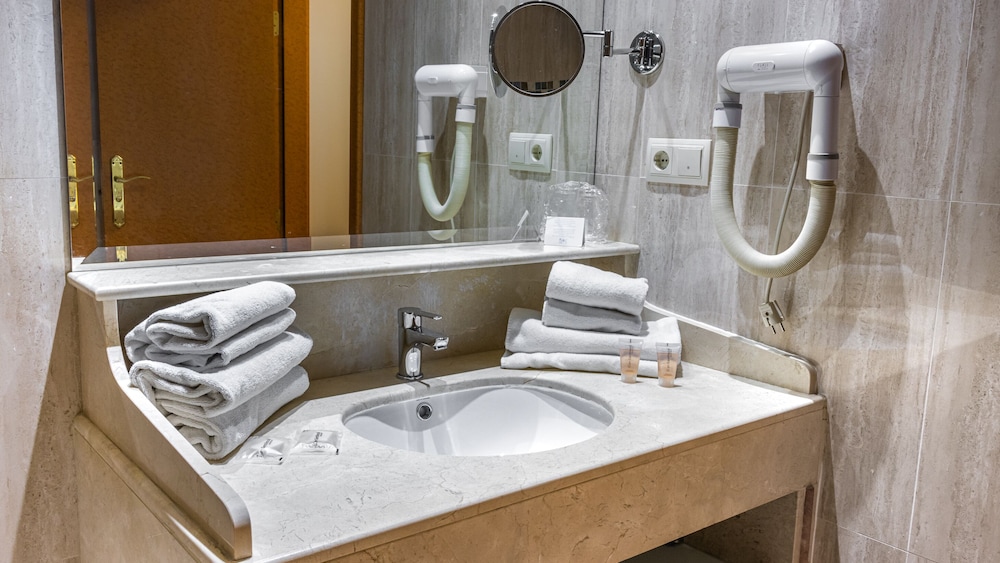 Suite superior del hotel Reina Cristina. Foto 4