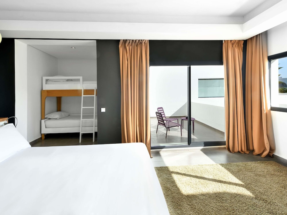 HABITACIÓN FAMILIAR, 1 Cama King Size, 2 Camas Literas del hotel Pullman Mazagan Royal Golf And Spa. Foto 6