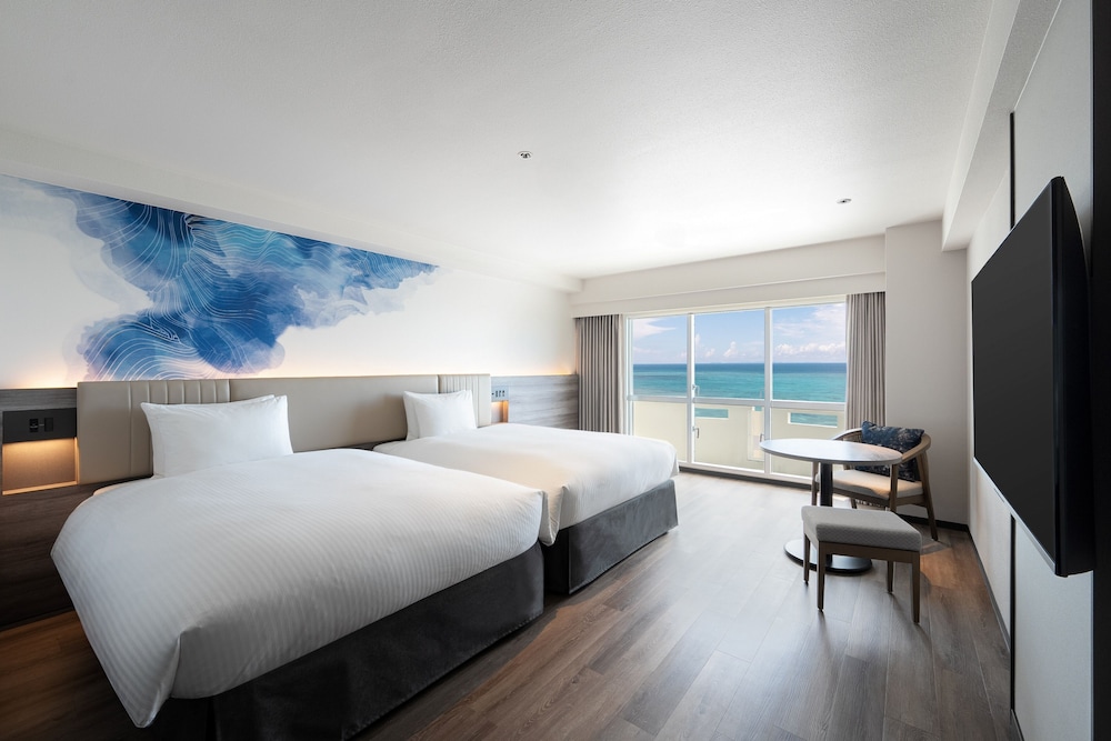 Habitación superior con 2 camas individuales del hotel Grand Mercure Okinawa Cape Zanpa Resort. Foto 1