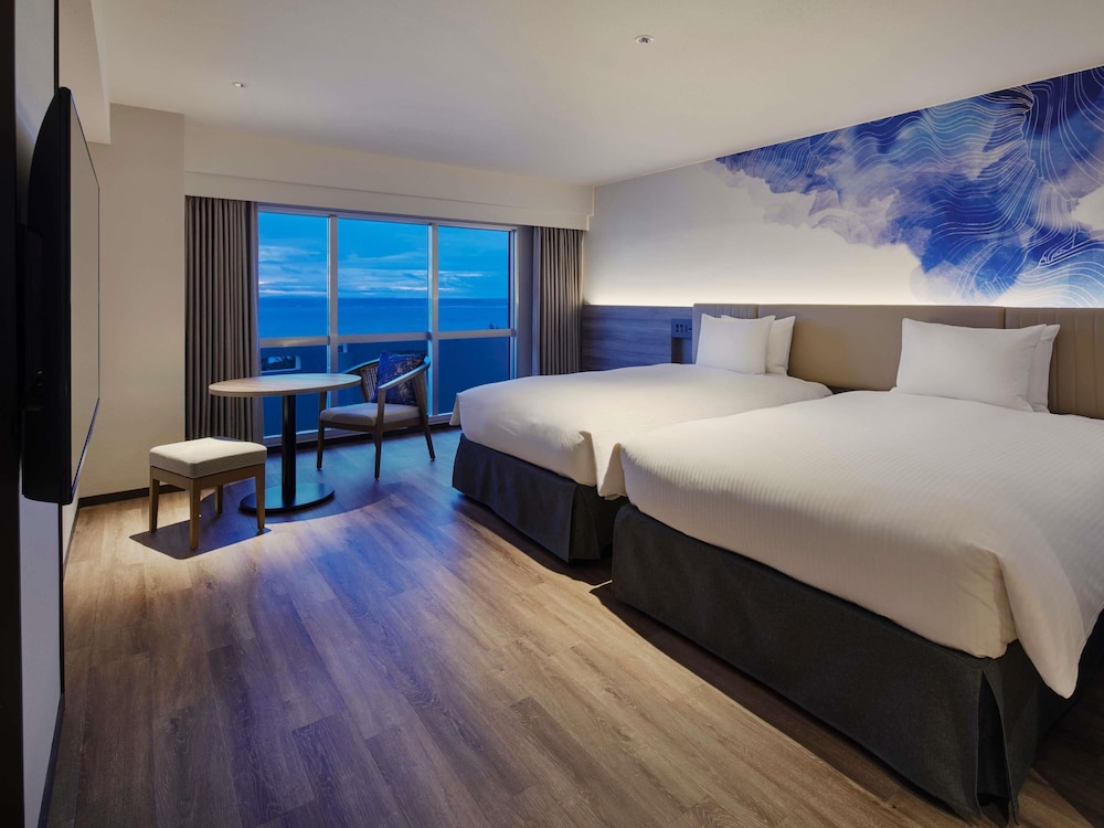 Habitación ejecutiva con 2 camas individuales del hotel Grand Mercure Okinawa Cape Zanpa Resort