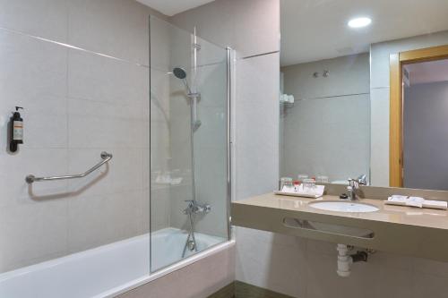 Habitación Doble - 1 o 2 camas del hotel Porcel Navas. Foto 5