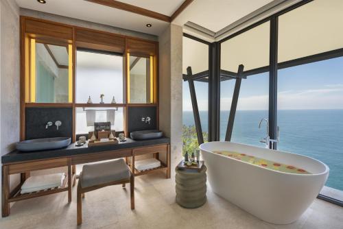 Villa con piscina frente al mar - Cama extragrande del hotel Banyan Tree Cabo Marques. Foto 8