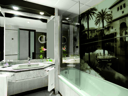 Habitación triple del hotel Gran Hotel Luna de Granada