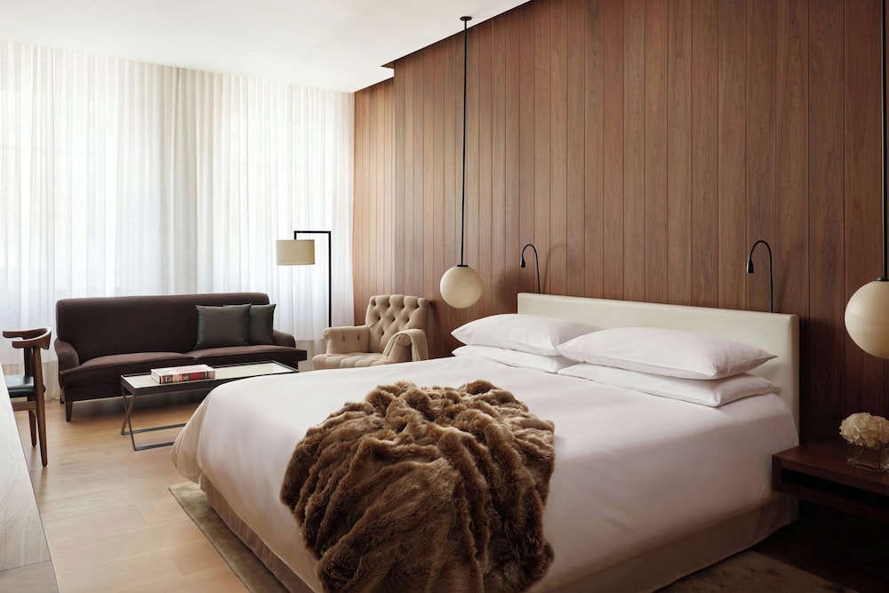 Loft Premier, 1 cama de matrimonio grande del hotel The London Edition