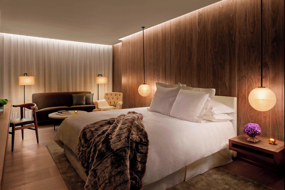 Loft Premier, 1 cama de matrimonio grande del hotel The London Edition. Foto 1