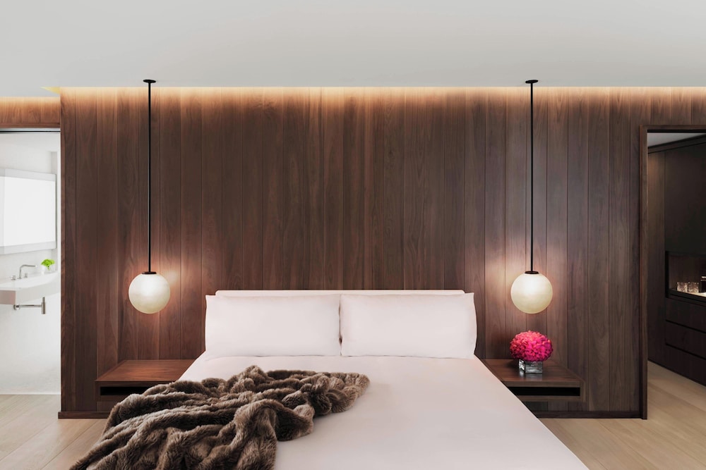 Suite, 1 cama de matrimonio grande, en esquina del hotel The London Edition