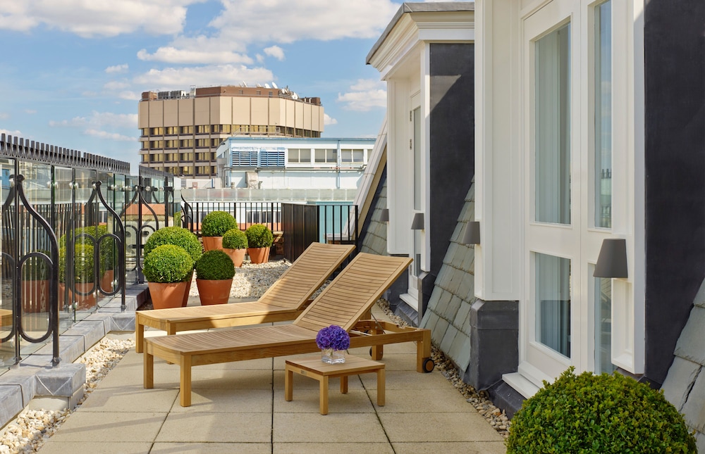 Penthouse, 1 habitación, terraza, vistas a la ciudad del hotel The London Edition. Foto 8