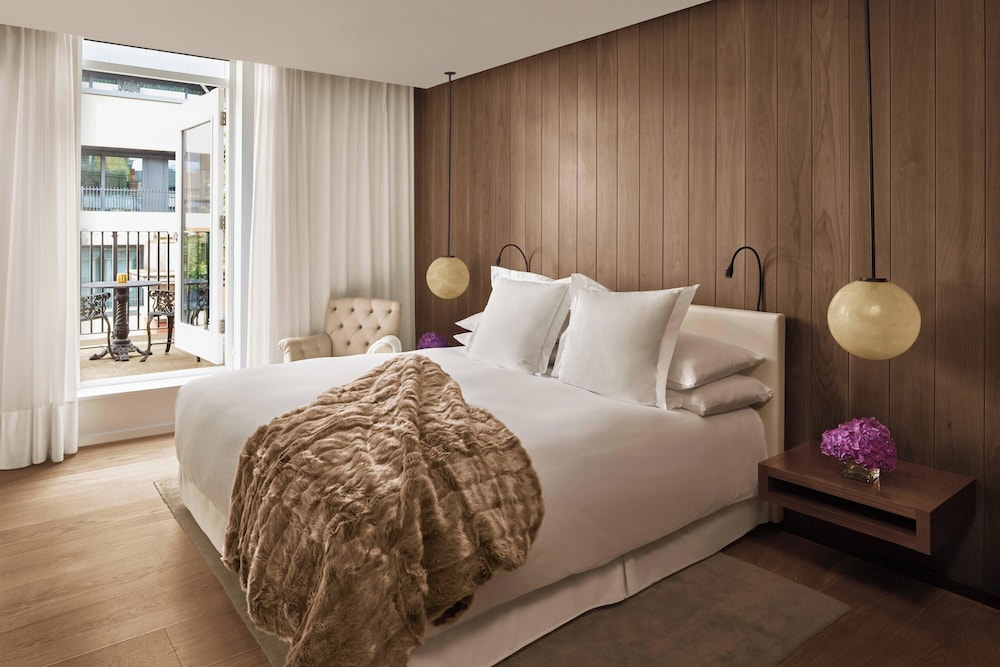 Habitación Premier, 1 cama de matrimonio, terraza del hotel The London Edition. Foto 1