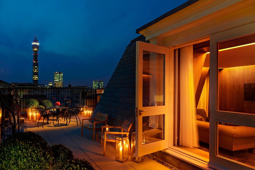 Habitación Premier, 1 cama de matrimonio grande, terraza del hotel The London Edition