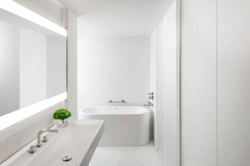 Suite Berners Corner King del hotel The London Edition. Foto 3