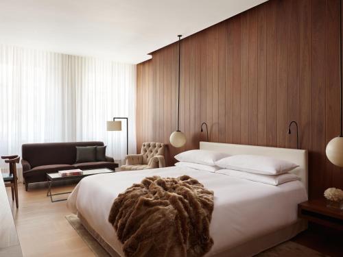 Habitación Premier Loft King del hotel The London Edition