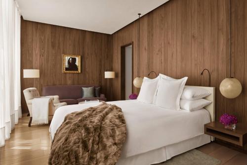 Habitación Premier Loft King del hotel The London Edition. Foto 3