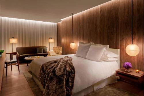 Habitación Premier Loft King del hotel The London Edition. Foto 7