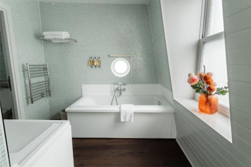 Suite Karl Marx del hotel Leicester House. Foto 9