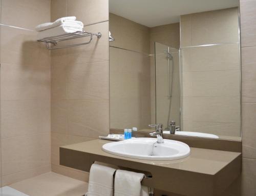 Habitación Familiar del hotel Porcel Sabica. Foto 4