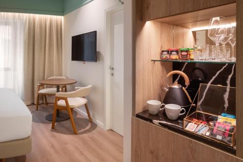 Habitación Meliá comunicada del hotel Melia Granada. Foto 18