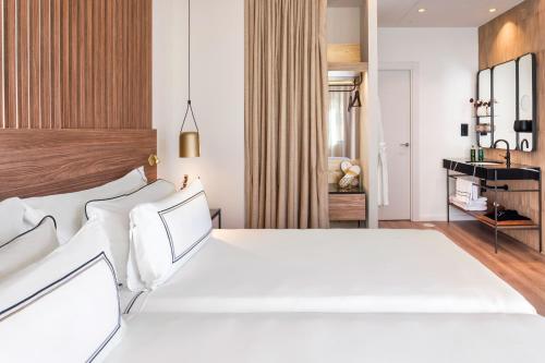 Suite The Level con terraza del hotel Melia Granada. Foto 13