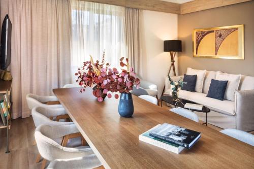 Suite Principal The Level del hotel Melia Granada. Foto 11