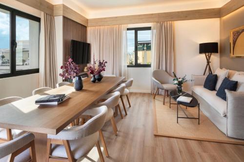 Suite Principal The Level del hotel Melia Granada. Foto 15
