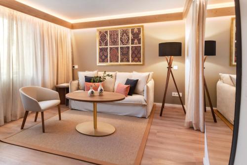 Suite Junior The Level del hotel Melia Granada. Foto 22