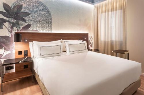 Habitación Premium del hotel Melia Granada. Foto 9
