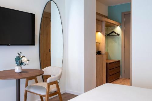 Habitación Meliá comunicada del hotel Melia Granada. Foto 44
