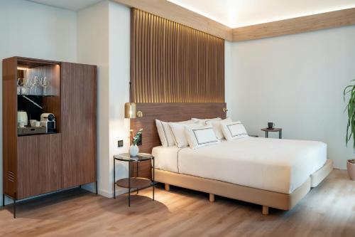 Suite Junior The Level Comunicada del hotel Melia Granada. Foto 16