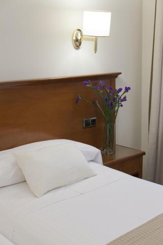Habitación Doble con terraza del hotel Porcel Alixares. Foto 5