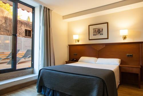Habitación Doble con terraza del hotel Porcel Alixares. Foto 6