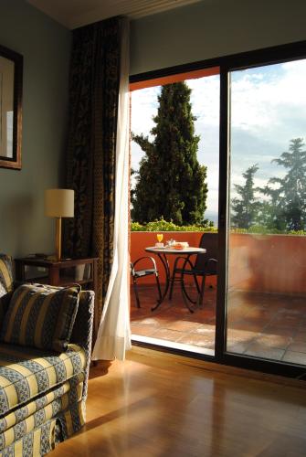 Suite Junior con terraza del hotel Porcel Alixares. Foto 2