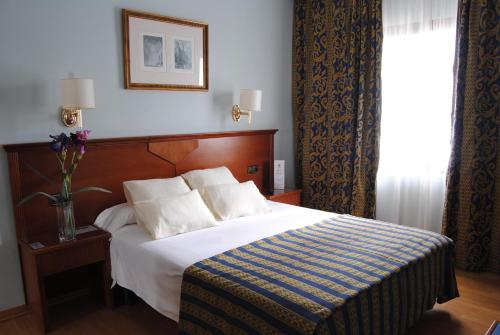 Suite Junior con terraza del hotel Porcel Alixares. Foto 5