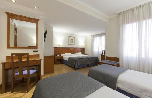 Habitación Familiar del hotel Porcel Alixares. Foto 3