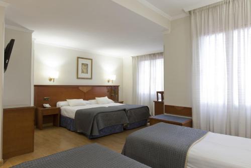 Habitación Familiar del hotel Porcel Alixares. Foto 7