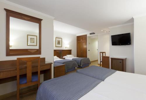 Habitación Familiar del hotel Porcel Alixares. Foto 8