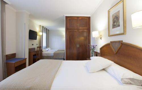 Habitación Familiar del hotel Porcel Alixares. Foto 10
