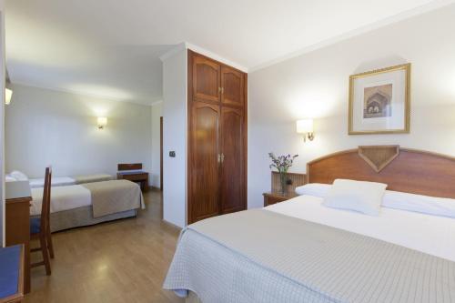 Habitación Familiar del hotel Porcel Alixares. Foto 11
