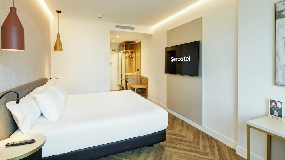 Clásica Triple del hotel Sercotel HMO Martina. Foto 4