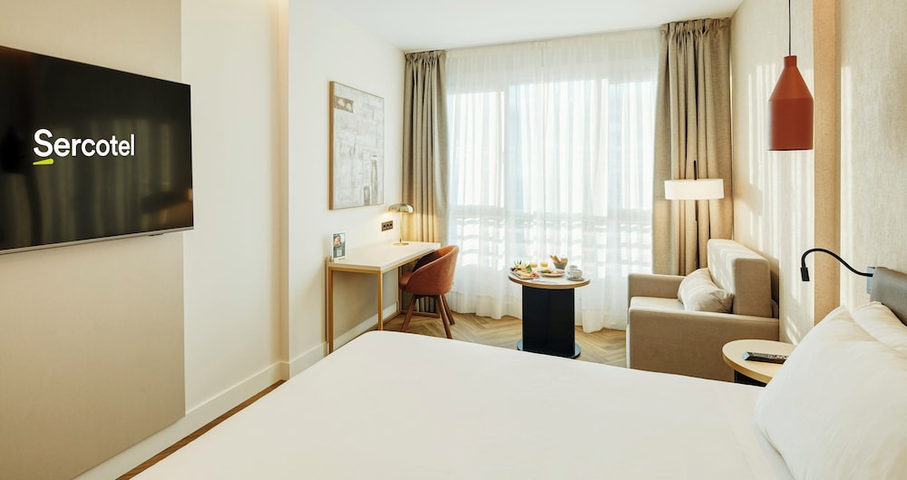 Clásica Triple del hotel Sercotel HMO Martina. Foto 6