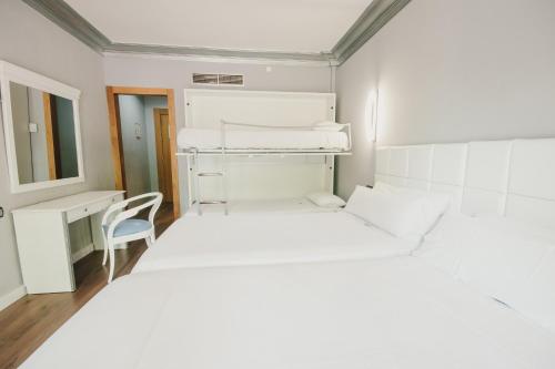 Habitación Familiar del hotel Los Angeles Granada