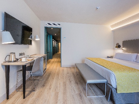 Habitación doble Superior del hotel Catalonia Granada. Foto 1