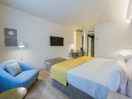 Habitación doble del hotel Catalonia Granada. Foto 1