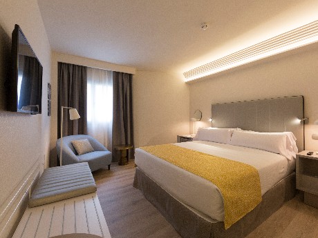 Habitación doble del hotel Catalonia Granada. Foto 2